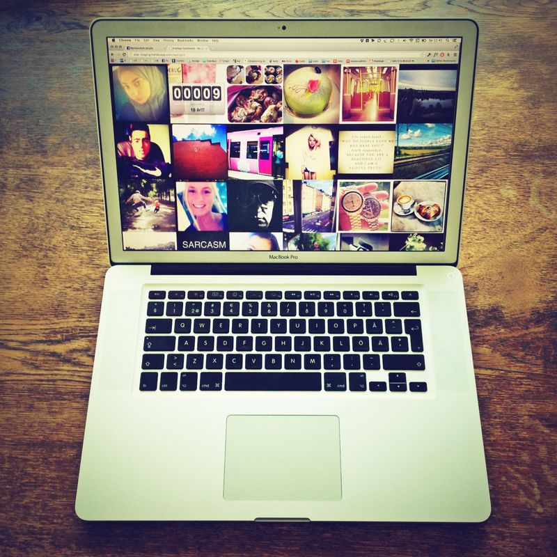 Real-time Instagram feed for SilarApp